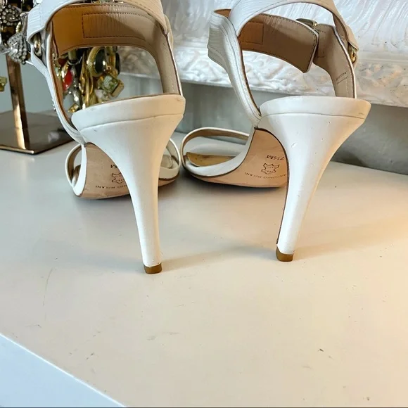 Antonio Melani white heeled sandals - Picture 5 of 5
